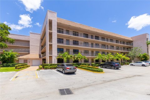 Condo in Sunrise, Florida, 2 bedrooms  № 1850620 - photo 19