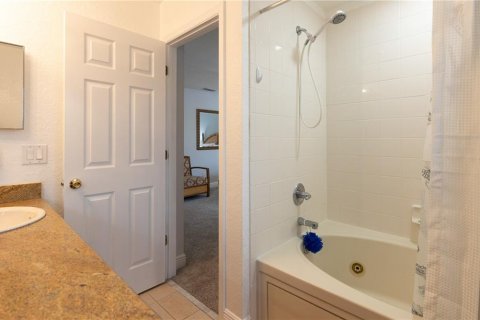 Townhouse in Davenport, Florida 4 bedrooms, 132.39 sq.m. № 1563127 - photo 29