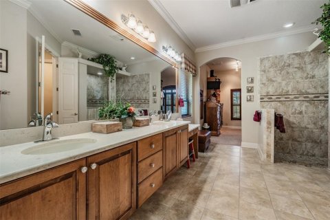 Casa en venta en Dade City, Florida, 4 dormitorios, 282.61 m2 № 2103195 - foto 16