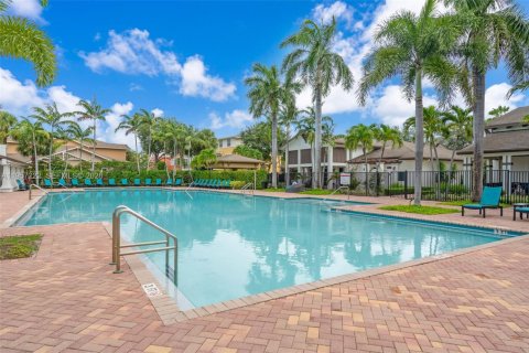 Купить таунхаус в Уэст-Палм-Бич, Флорида 3 спальни, 123.19м2, № 2011236 - фото 30