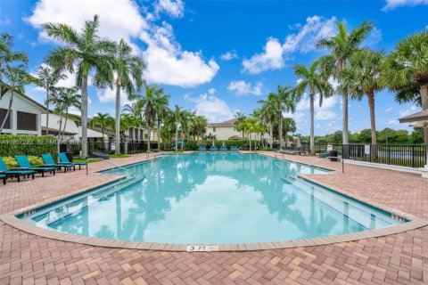 Купить таунхаус в Уэст-Палм-Бич, Флорида 3 спальни, 123.19м2, № 2011236 - фото 29