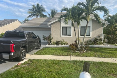 House in Lake Worth, Florida 7 rooms, 139.54 sq.m. № 2276341 - photo 3
