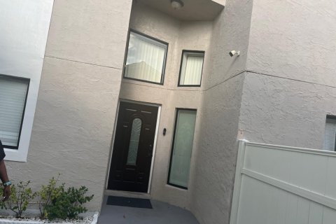 House in Lake Worth, Florida 7 rooms, 139.54 sq.m. № 2276341 - photo 5