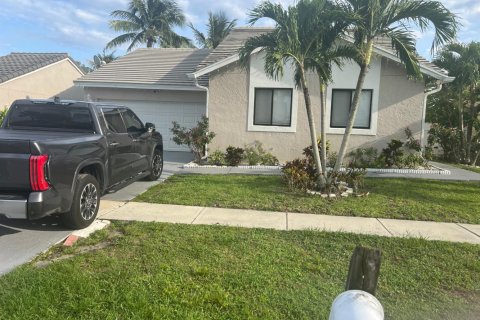 House in Lake Worth, Florida 7 rooms, 139.54 sq.m. № 2276341 - photo 2