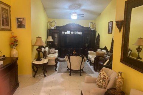 House in Lake Worth, Florida 7 rooms, 139.54 sq.m. № 2276341 - photo 14