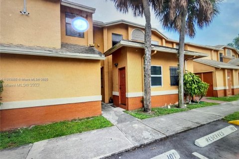 Condo in Lauderhill, Florida, 2 bedrooms  № 2082788