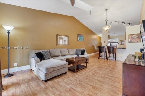 Condo in Lauderhill, Florida, 2 bedrooms  № 2082788 - photo 4