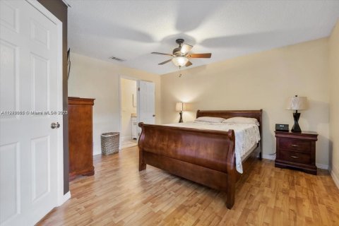 Condo in Lauderhill, Florida, 2 bedrooms  № 2082788 - photo 8