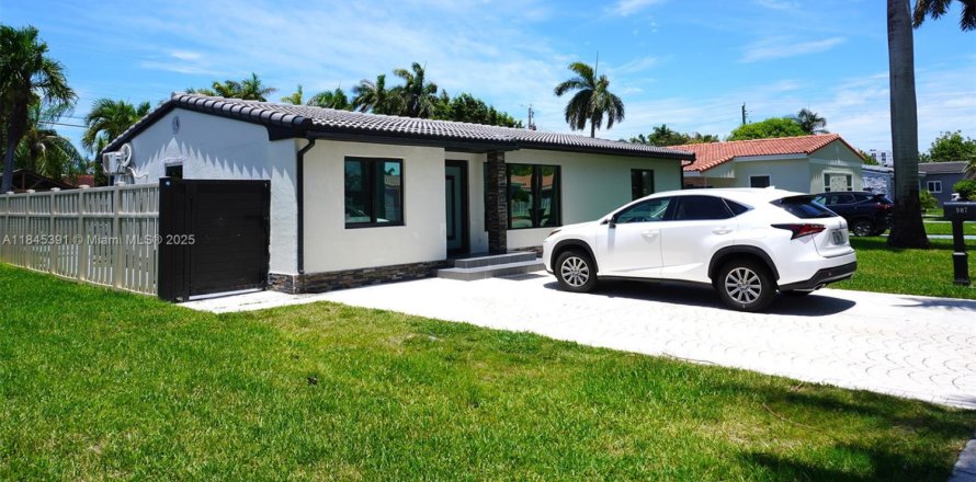 Villa ou maison à Hallandale Beach, Floride 3 chambres, 144.93 m2 № 1841072