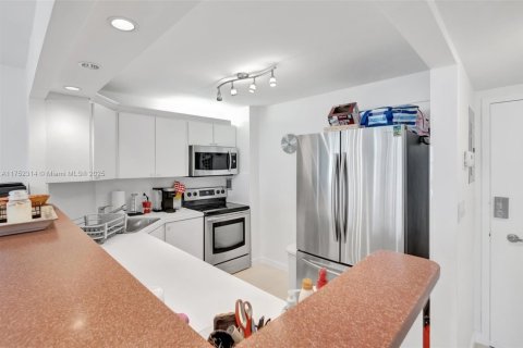 Condominio en venta en Fort Lauderdale, Florida, 2 dormitorios, 106.28 m2 № 1707196 - foto 11