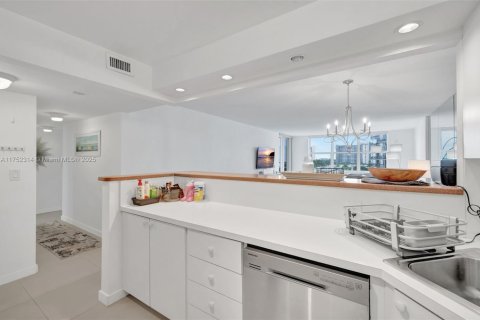 Condominio en venta en Fort Lauderdale, Florida, 2 dormitorios, 106.28 m2 № 1707196 - foto 15