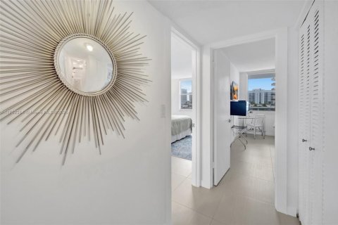 Condominio en venta en Fort Lauderdale, Florida, 2 dormitorios, 106.28 m2 № 1707196 - foto 18