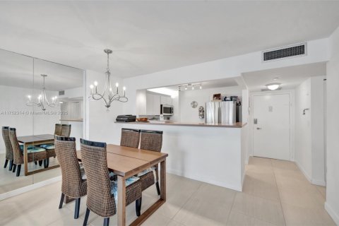 Condominio en venta en Fort Lauderdale, Florida, 2 dormitorios, 106.28 m2 № 1707196 - foto 9