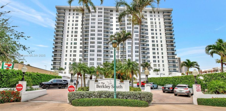 Condominio en Fort Lauderdale, Florida, 2 dormitorios № 1707196