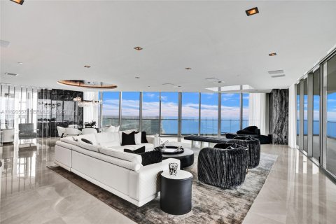 Condo in Sunny Isles Beach, Florida, 4 bedrooms  № 2089124 - photo 8
