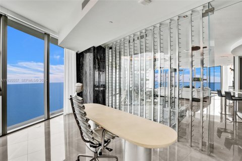 Condo in Sunny Isles Beach, Florida, 4 bedrooms  № 2089124 - photo 16