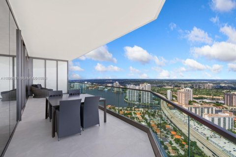 Condo in Sunny Isles Beach, Florida, 4 bedrooms  № 2089124 - photo 25