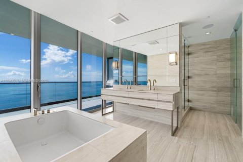 Condo in Sunny Isles Beach, Florida, 4 bedrooms  № 2089124 - photo 17