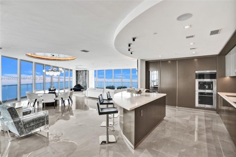Condo in Sunny Isles Beach, Florida, 4 bedrooms  № 2089124 - photo 2
