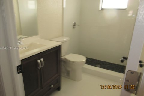 Townhouse in Sweetwater, Florida 3 bedrooms № 1976531 - photo 6