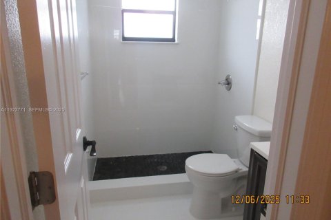 Townhouse in Sweetwater, Florida 3 bedrooms № 1976531 - photo 8