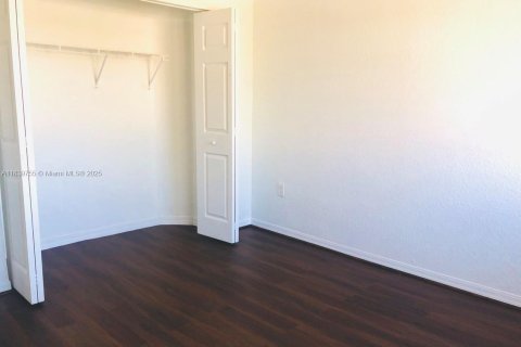 Copropriété à louer à Doral, Floride: 3 chambres, 127.28 m2 № 1830619 - photo 11