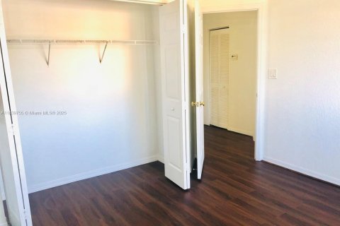 Copropriété à louer à Doral, Floride: 3 chambres, 127.28 m2 № 1830619 - photo 10