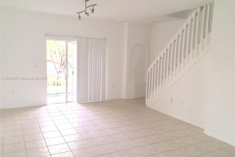 Copropriété à louer à Doral, Floride: 3 chambres, 127.28 m2 № 1830619 - photo 20