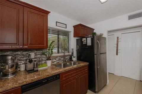 Copropriété à vendre à Weston, Floride: 2 chambres, 87.89 m2 № 2065507 - photo 15