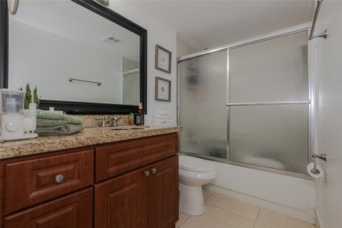 Copropriété à vendre à Weston, Floride: 2 chambres, 87.89 m2 № 2065507 - photo 25