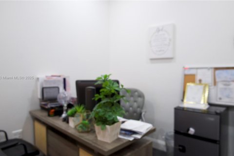 Купить коммерческую недвижимость в Купер-Сити, Флорида № 1897262 - фото 14