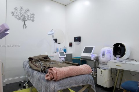 Купить коммерческую недвижимость в Купер-Сити, Флорида № 1897262 - фото 11