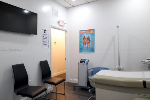 Купить коммерческую недвижимость в Купер-Сити, Флорида № 1897262 - фото 15