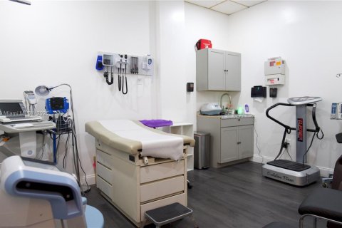 Купить коммерческую недвижимость в Купер-Сити, Флорида № 1897262 - фото 29