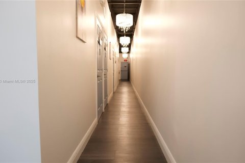 Купить коммерческую недвижимость в Купер-Сити, Флорида № 1897262 - фото 23