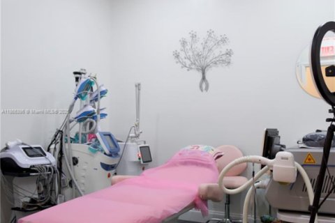 Купить коммерческую недвижимость в Купер-Сити, Флорида № 1897262 - фото 9