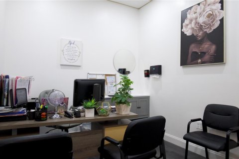 Купить коммерческую недвижимость в Купер-Сити, Флорида № 1897262 - фото 28