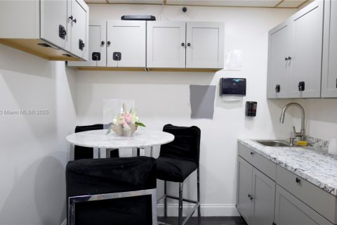 Купить коммерческую недвижимость в Купер-Сити, Флорида № 1897262 - фото 21