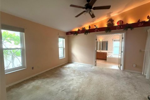 House in Seminole, Florida 3 bedrooms, 150.69 sq.m. № 1871262 - photo 10