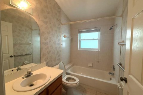 House in Seminole, Florida 3 bedrooms, 150.69 sq.m. № 1871262 - photo 20