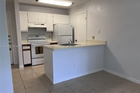 Снять в аренду кондоминиум в Помпано-Бич, Флорида 1 спальня, 43.66м2, № 2045984 - фото 9