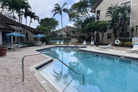 Снять в аренду кондоминиум в Помпано-Бич, Флорида 1 спальня, 43.66м2, № 2045984 - фото 19