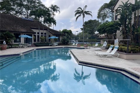 Снять в аренду кондоминиум в Помпано-Бич, Флорида 1 спальня, 43.66м2, № 2045984 - фото 20