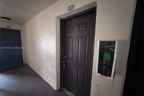 Снять в аренду кондоминиум в Помпано-Бич, Флорида 1 спальня, 43.66м2, № 2045984 - фото 15