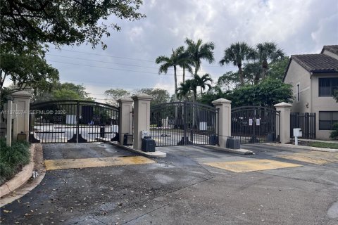 Снять в аренду кондоминиум в Помпано-Бич, Флорида 1 спальня, 43.66м2, № 2045984 - фото 21