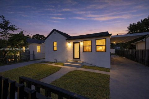 Villa ou maison à vendre à Miami, Floride: 3 chambres, 135.27 m2 № 2331202 - photo 23