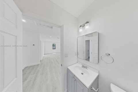 Villa ou maison à vendre à Miami, Floride: 3 chambres, 135.27 m2 № 2331202 - photo 18