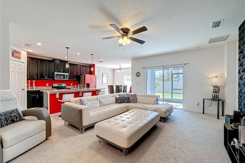 House in Haines City, Florida 3 bedrooms, 151.99 sq.m. № 1901914 - photo 10