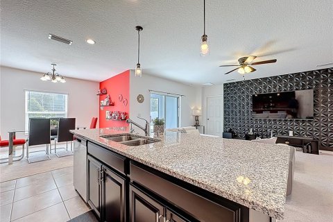 House in Haines City, Florida 3 bedrooms, 151.99 sq.m. № 1901914 - photo 22
