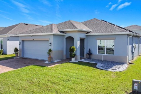 House in Haines City, Florida 3 bedrooms, 151.99 sq.m. № 1901914 - photo 1